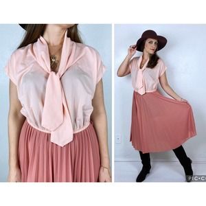 vintage 70s PEACH SALMON Full Skirt DRESS Extra Large neck tie pleated retro xl